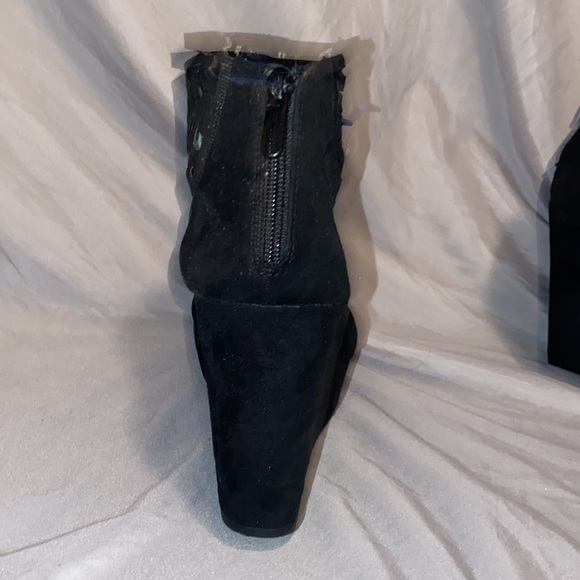 Torrid Platform - Picture 3 of 9